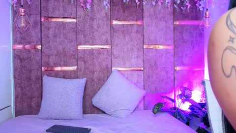 aurora online show from 12-05-25, 08:38