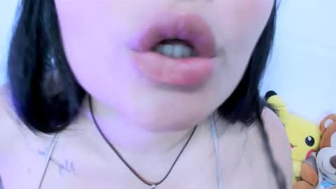 Snapshot of auroramcry chatting on 01-10-25, 05:05 INSTAGRAM AURORA MCRY online show from 01-10-25, 05:05