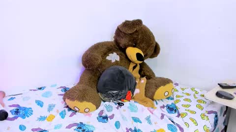 Snapshot of auroramcry chatting on 02-01-25, 05:49 INSTAGRAM AURORA MCRY online show from 02-01-25, 05:49