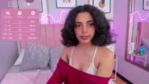 Snapshot of auroramillss chatting on 04-17-26, 03:20 Mariana online show from 04-17-26, 03:20