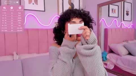 Snapshot of auroramillss chatting on 05-19-26, 03:24 Mariana online show from 05-19-26, 03:24