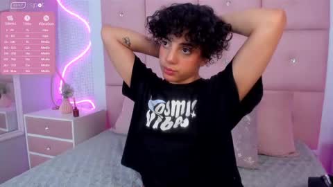 Snapshot of auroramillss chatting on 05-22-26, 03:57 Mariana online show from 05-22-26, 03:57
