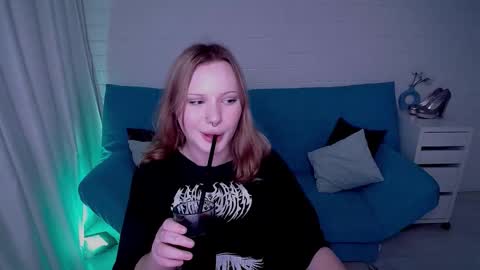 Snapshot of auroramour chatting on 10-08-25, 05:10 Aurora online show from 10-08-25, 05:10
