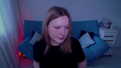 Snapshot of auroramour chatting on 10-14-25, 09:21 Aurora online show from 10-14-25, 09:21