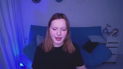 Snapshot of auroramour chatting on 10-16-25, 04:52 Aurora online show from 10-16-25, 04:52