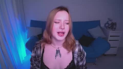 Snapshot of auroramour chatting on 10-17-25, 04:09 Aurora online show from 10-17-25, 04:09
