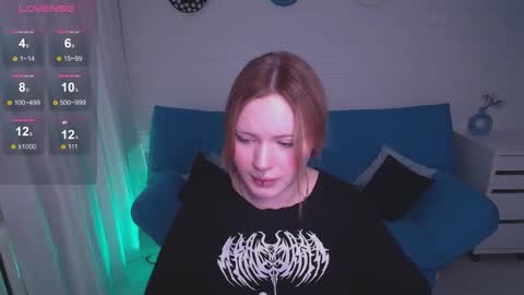 Snapshot of auroramour chatting on 10-20-25, 04:18 Aurora online show from 10-20-25, 04:18