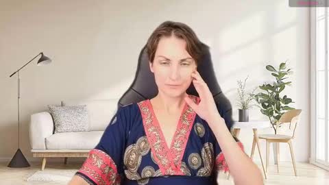 Snapshot of aurorascript chatting on 11-30-25, 03:05 Aurora online show from 11-30-25, 03:05