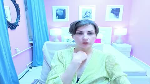 Snapshot of aurorascript chatting on 12-01-25, 04:01 Aurora online show from 12-01-25, 04:01