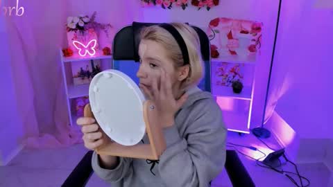 aurorawrenfield online show from 11-03-25, 04:14