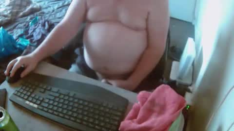 Snapshot of aussiebaker chatting on 10-27-25, 03:43 aussiebaker online show from 10-27-25, 03:43