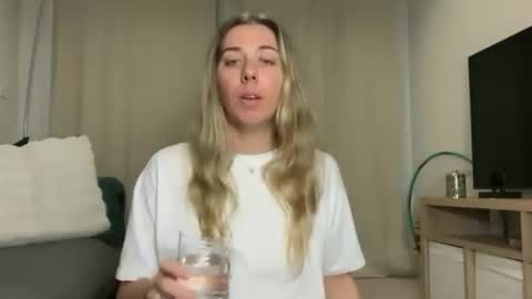aussielulu online show from 06-10-26, 06:45
