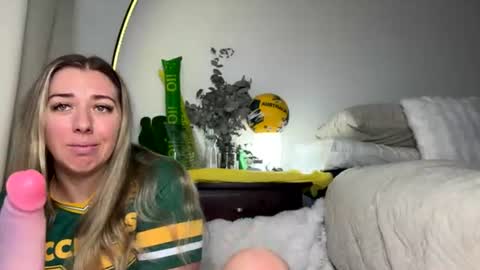 aussielulu online show from 06-17-26, 02:36
