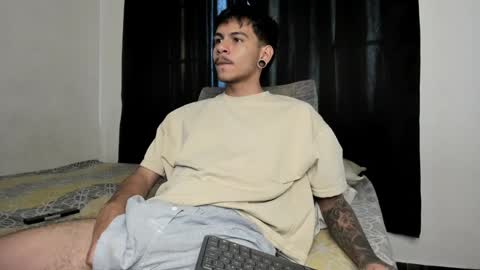 Snapshot of austin_falcon chatting on 01-08-25, 09:01 Austin online show from 01-08-25, 09:01