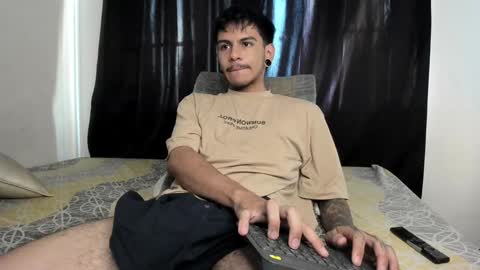 Snapshot of austin_falcon chatting on 01-09-25, 08:22 Austin online show from 01-09-25, 08:22