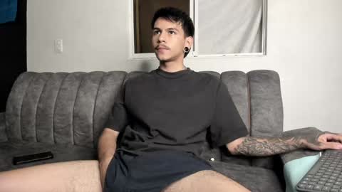 Snapshot of austin_falcon chatting on 01-15-25, 11:08 Austin online show from 01-15-25, 11:08