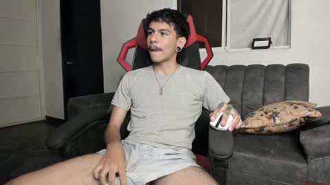 Snapshot of austin_falcon chatting on 01-16-25, 10:44 Austin online show from 01-16-25, 10:44