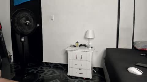 Snapshot of austin_falcon chatting on 02-11-25, 09:14 Austin online show from 02-11-25, 09:14