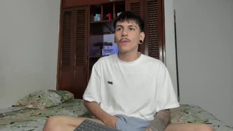 Snapshot of austin_falcon chatting on 09-10-25, 08:20 Austin online show from 09-10-25, 08:20