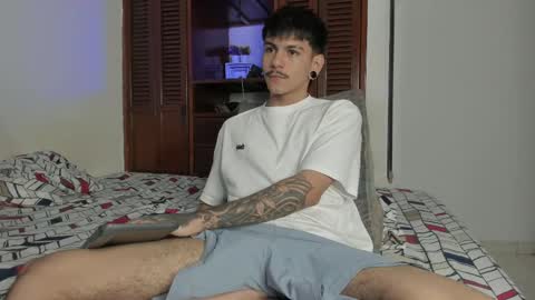 Snapshot of austin_falcon chatting on 09-13-25, 08:08 Austin online show from 09-13-25, 08:08