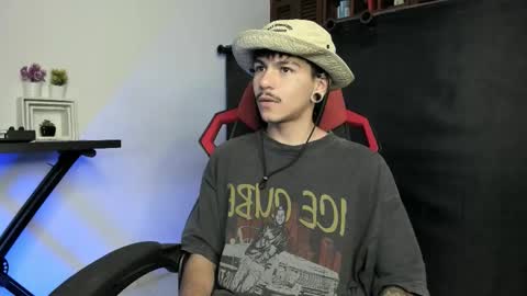 Snapshot of austin_falcon chatting on 09-25-25, 11:58 Austin online show from 09-25-25, 11:58