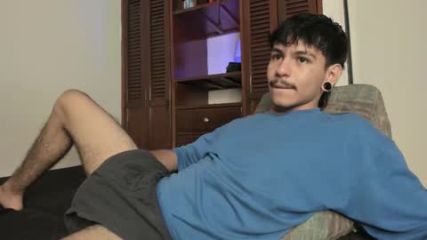 Snapshot of austin_falcon chatting on 09-26-25, 01:26 Austin online show from 09-26-25, 01:26