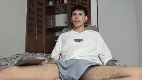 Snapshot of austin_falcon chatting on 10-08-25, 08:17 Austin online show from 10-08-25, 08:17