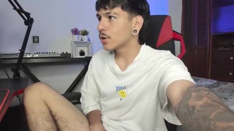 Snapshot of austin_falcon chatting on 10-14-25, 07:03 Austin online show from 10-14-25, 07:03