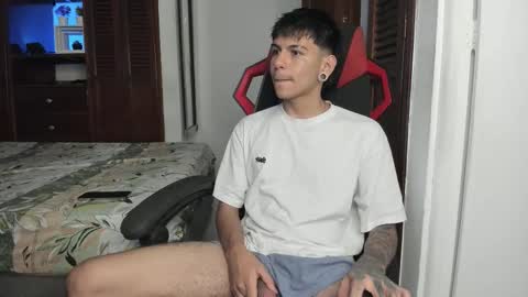 Snapshot of austin_falcon chatting on 10-27-25, 08:13 Austin online show from 10-27-25, 08:13