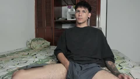 Snapshot of austin_falcon chatting on 10-29-25, 01:35 Austin online show from 10-29-25, 01:35