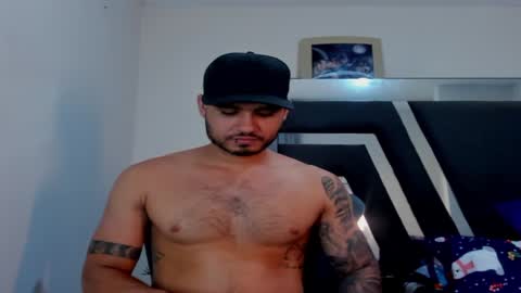 Snapshot of austintorres_ chatting on 12-06-24, 03:19 AustinTorres online show from 12-06-24, 03:19