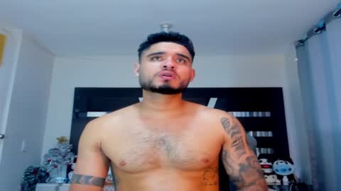 Snapshot of austintorres_ chatting on 12-24-24, 04:44 AustinTorres online show from 12-24-24, 04:44