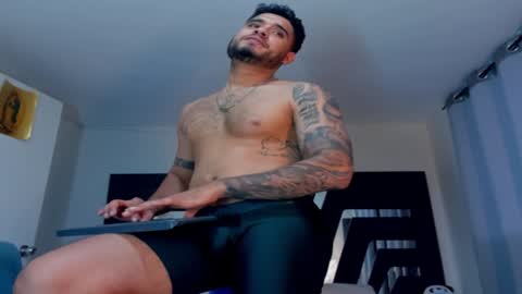 Snapshot of austintorres_ chatting on 01-11-25, 04:59 AustinTorres online show from 01-11-25, 04:59