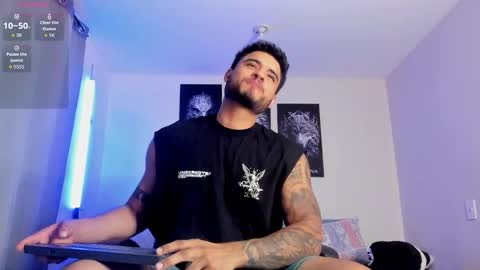 Snapshot of austintorres_ chatting on 10-20-25, 02:45 AustinTorres online show from 10-20-25, 02:45