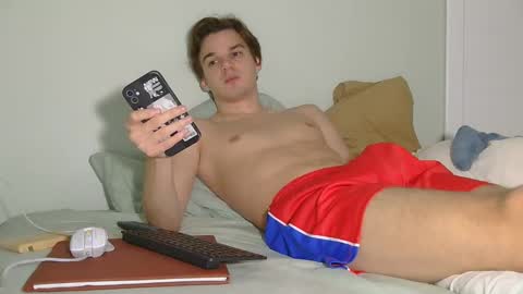 Snapshot of auston_r1ch chatting on 12-26-24, 12:16 Auston 3 online show from 12-26-24, 12:16