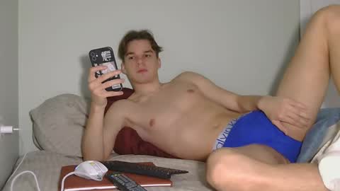 Snapshot of auston_r1ch chatting on 01-28-25, 12:26 Auston 3 online show from 01-28-25, 12:26