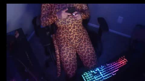 Snapshot of autumnklar51 chatting on 10-29-25, 08:38 autumnklar51 online show from 10-29-25, 08:38