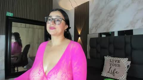 Snapshot of ava__addams__ chatting on 07-24-26, 06:39 Natalia online show from 07-24-26, 06:39