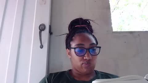 Snapshot of ava_f0xy chatting on 11-18-25, 08:35 Ava Jordana online show from 11-18-25, 08:35