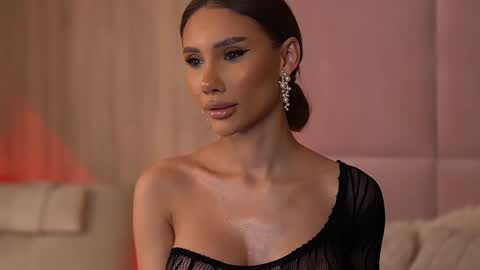 Ava online show from 02-13-25, 09:38