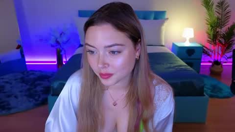 Snapshot of ava_loone chatting on 07-28-26, 11:17 Aurora online show from 07-28-26, 11:17