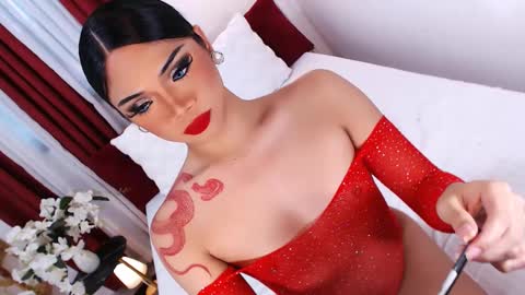 Snapshot of ava_lux chatting on 02-22-25, 12:05 Ava online show from 02-22-25, 12:05