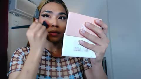 Snapshot of ava_lux chatting on 10-01-25, 05:46 Ava online show from 10-01-25, 05:46