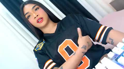 Snapshot of ava_lux chatting on 11-21-25, 04:55 Ava online show from 11-21-25, 04:55