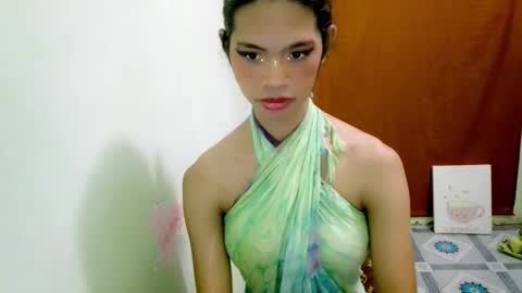 Snapshot of avacadaxcx chatting on 10-21-25, 10:38 avacadaxcx online show from 10-21-25, 10:38