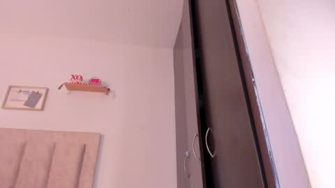 Snapshot of avaline_blanc chatting on 02-21-25, 01:33 Avaline Help me reach 100 likes TRANSMISSION EVERY DAY FROM 39 PM online show from 02-21-25, 01:33