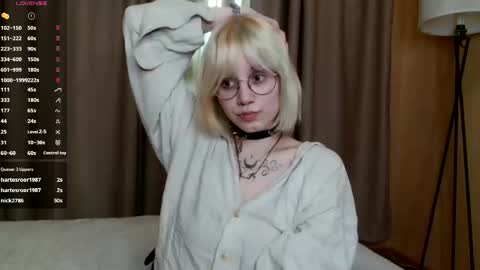 avaobierne online show from 06-09-26, 08:04