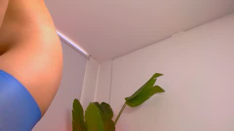 Snapshot of aveline_nuit chatting on 03-06-26, 08:27 Hi im aqua is nice with me online show from 03-06-26, 08:27