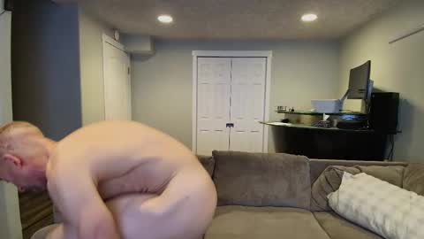 Snapshot of averageandsum chatting on 12-04-25, 04:48 averageandsum online show from 12-04-25, 04:48