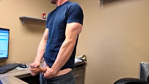 Snapshot of averageandsum chatting on 01-13-26, 12:49 averageandsum online show from 01-13-26, 12:49